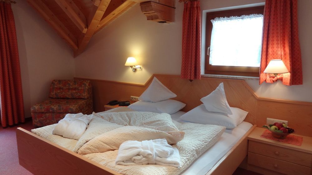 Hotel Alpenland Moso Eksteriør billede