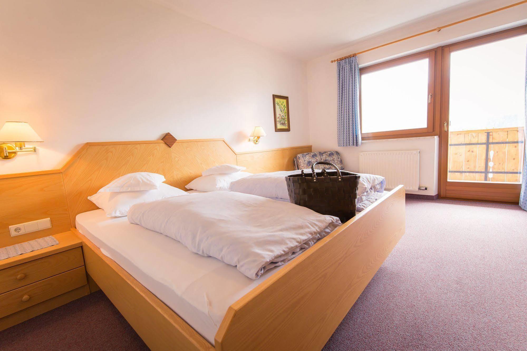 Hotel Alpenland Moso Eksteriør billede